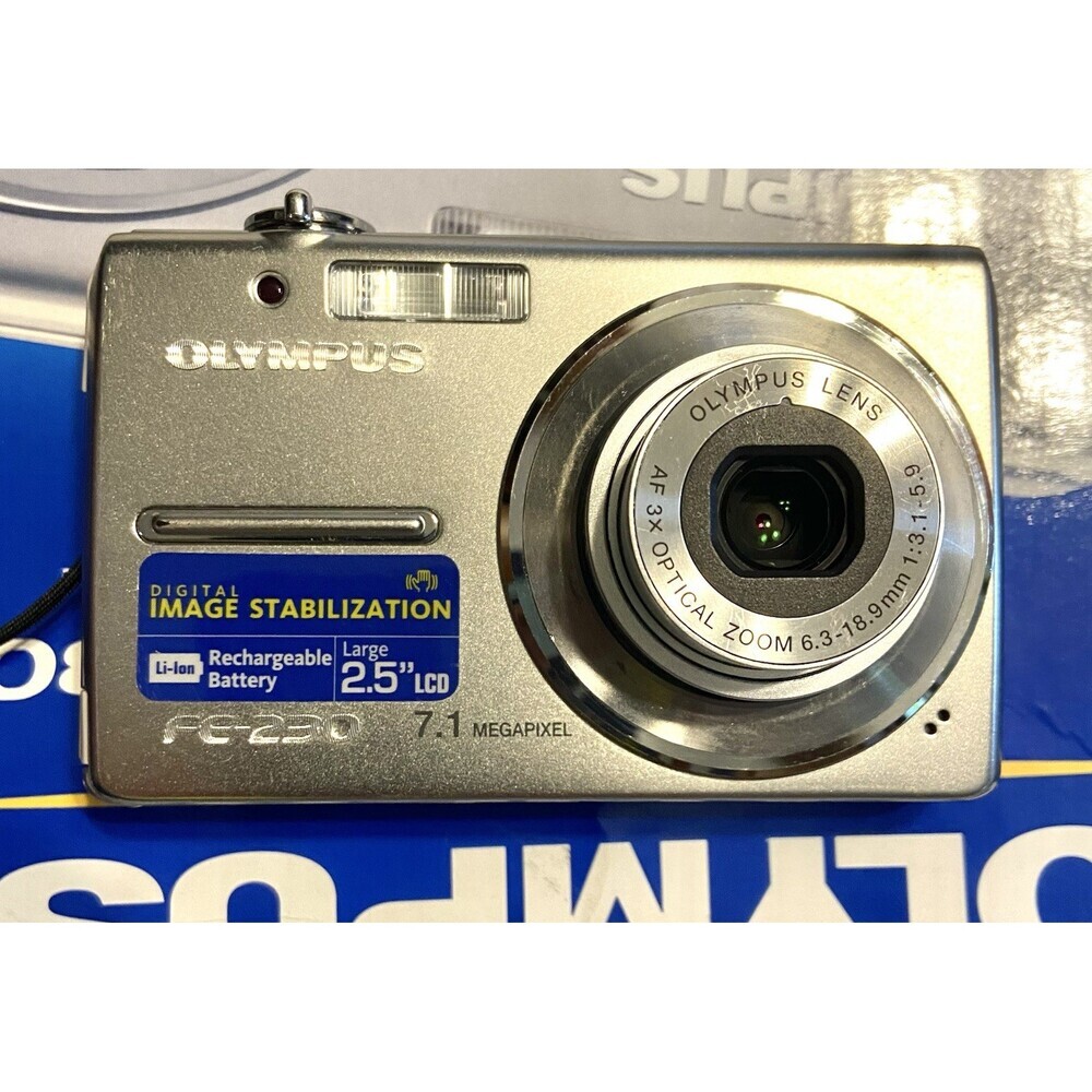 Olympus Digital Camera Battery Charger 3X Zoom 7.1MP FE-230 512mb SD 2.5" Screen